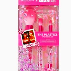 Profusion  mean girls make up brush and bag set